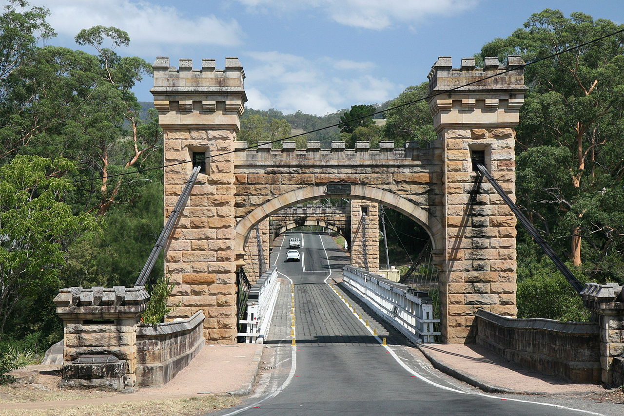 1280px-Hampden_Bridge_115_6318.jpg