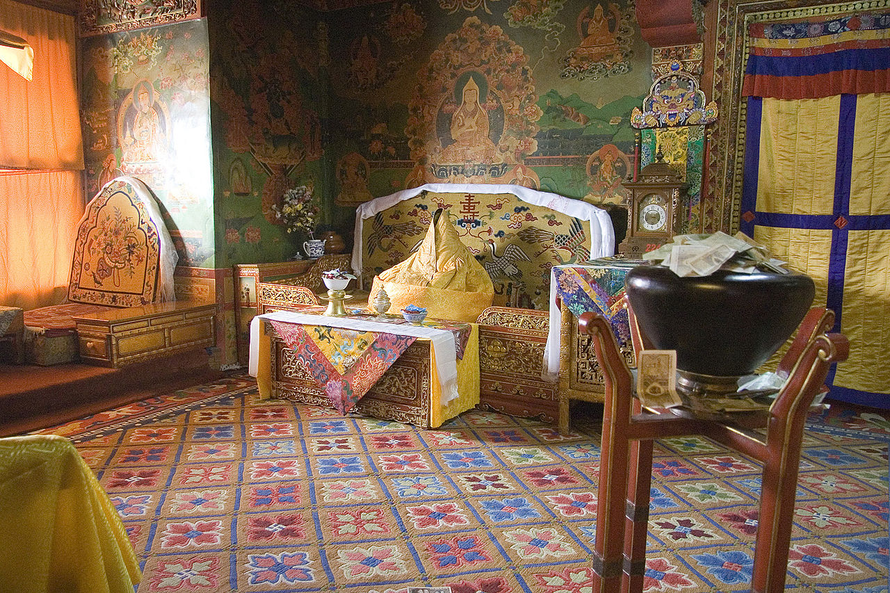 1280px-IMG_1206_Lhasa_Potala.jpg