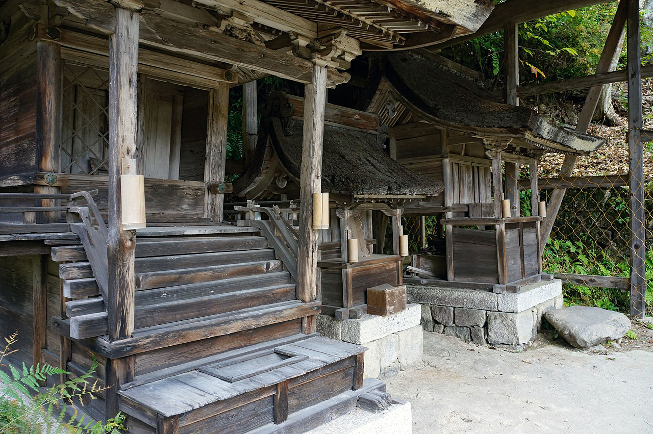 1280px-Kuwanomi-dera_Azuchi_Shiga_pref_Japan20n.jpg