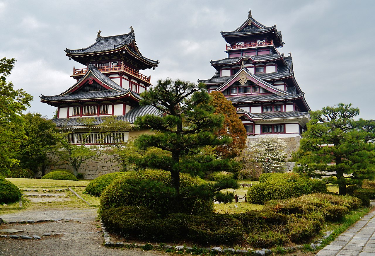 1280px-Kyoto_Fushimi-jo_2.jpg