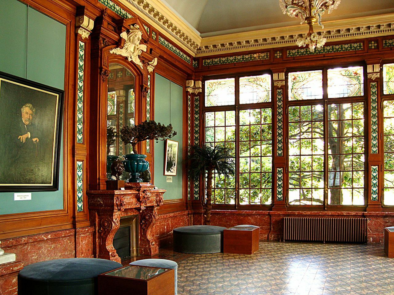 1280px-Lyon_villa_lumiere_jardin_hiver.jpg