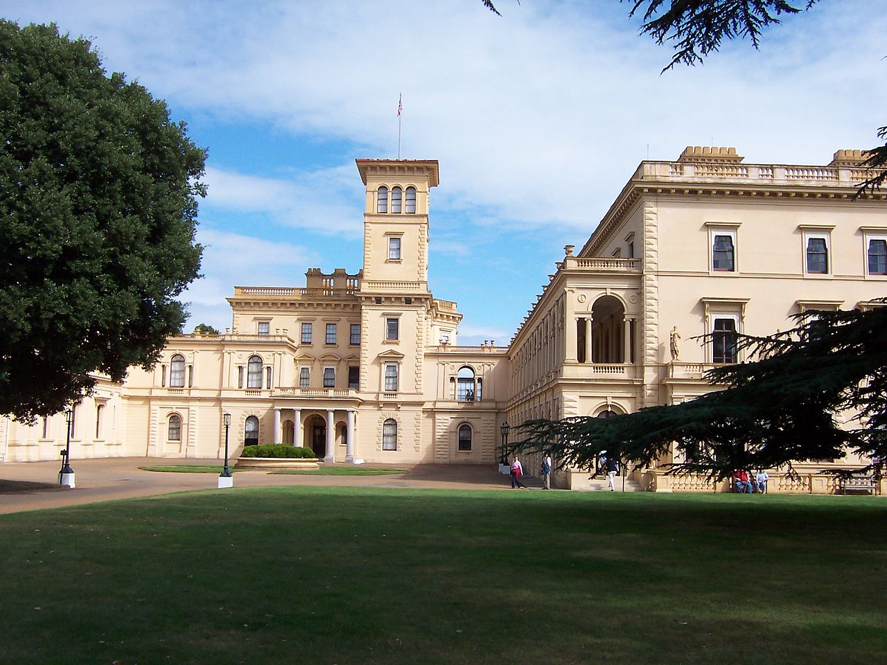 1280px-Osborne_House_02.jpg
