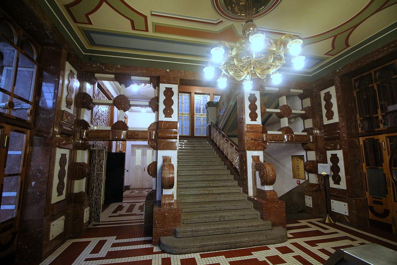 1280px-Praha_Legiobanka_hala_5.jpg