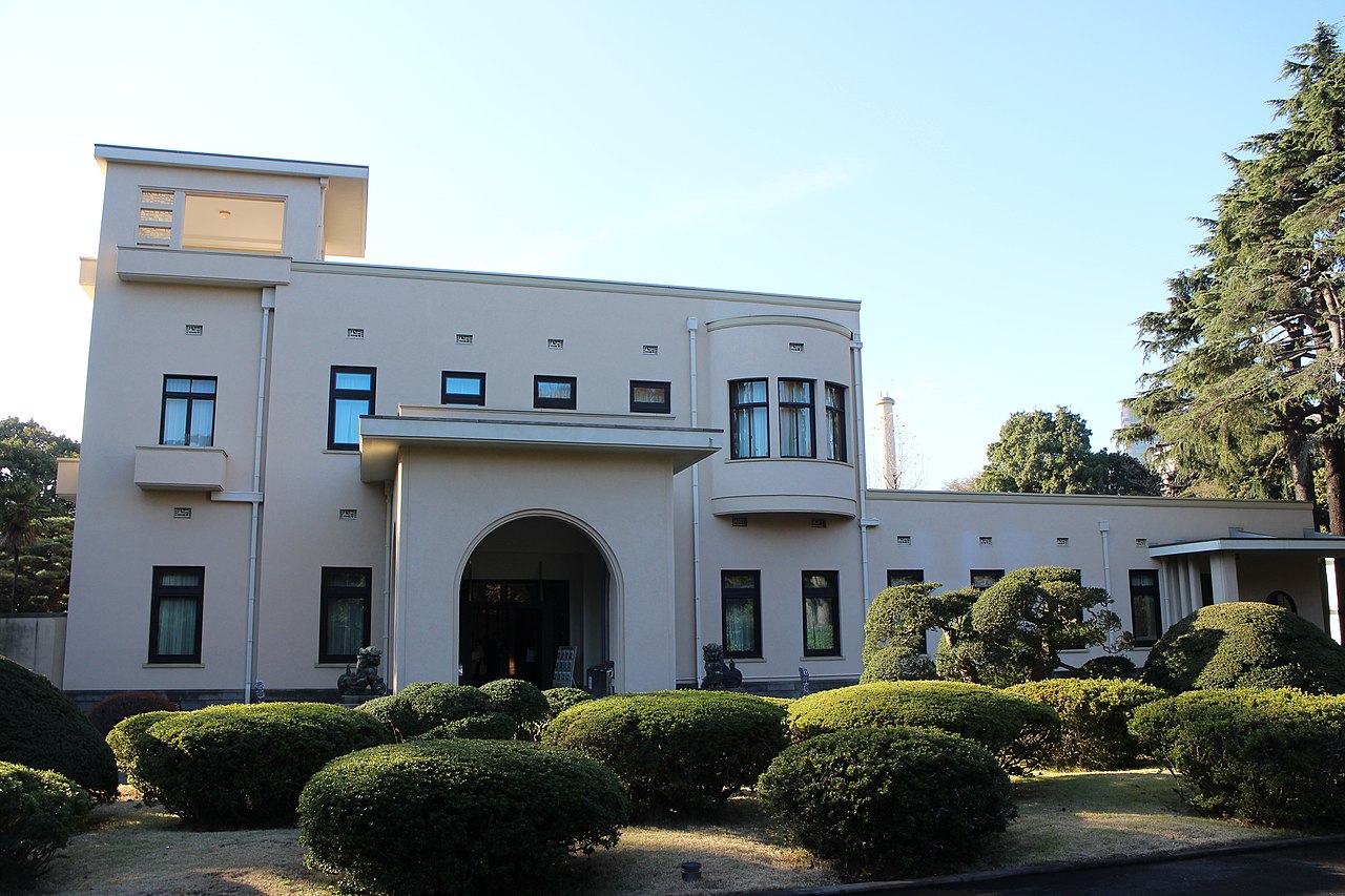 1280px-Prince_Asaka_residence_20201206-2.jpg