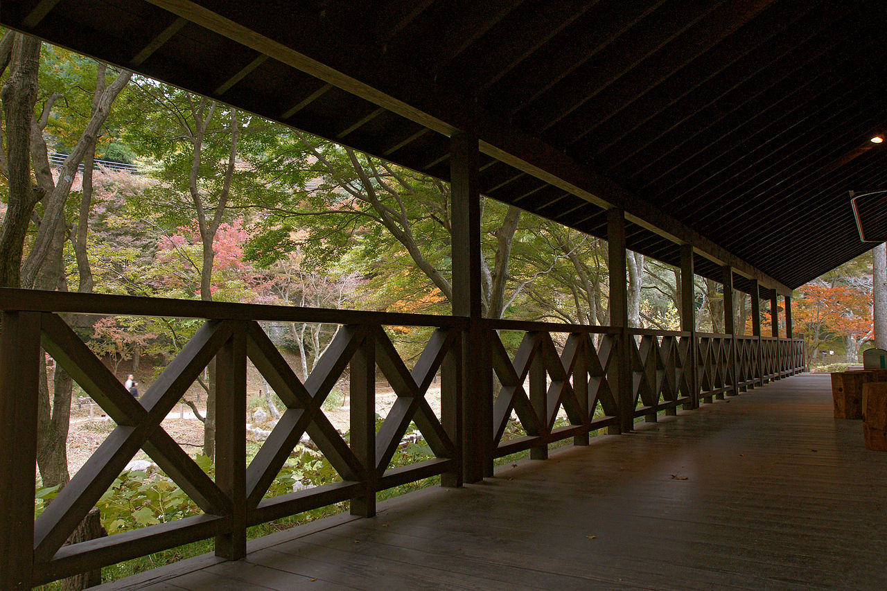 1280px-Rokko_alpine_botanical_garden18s5s3200.jpg