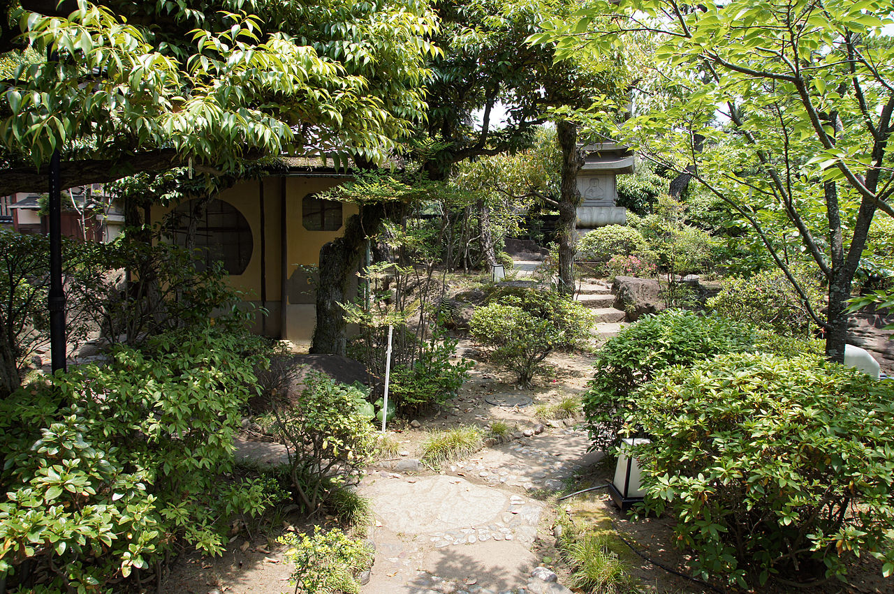 1280px-Rokusanen_Wakayama_Japan11n.jpg