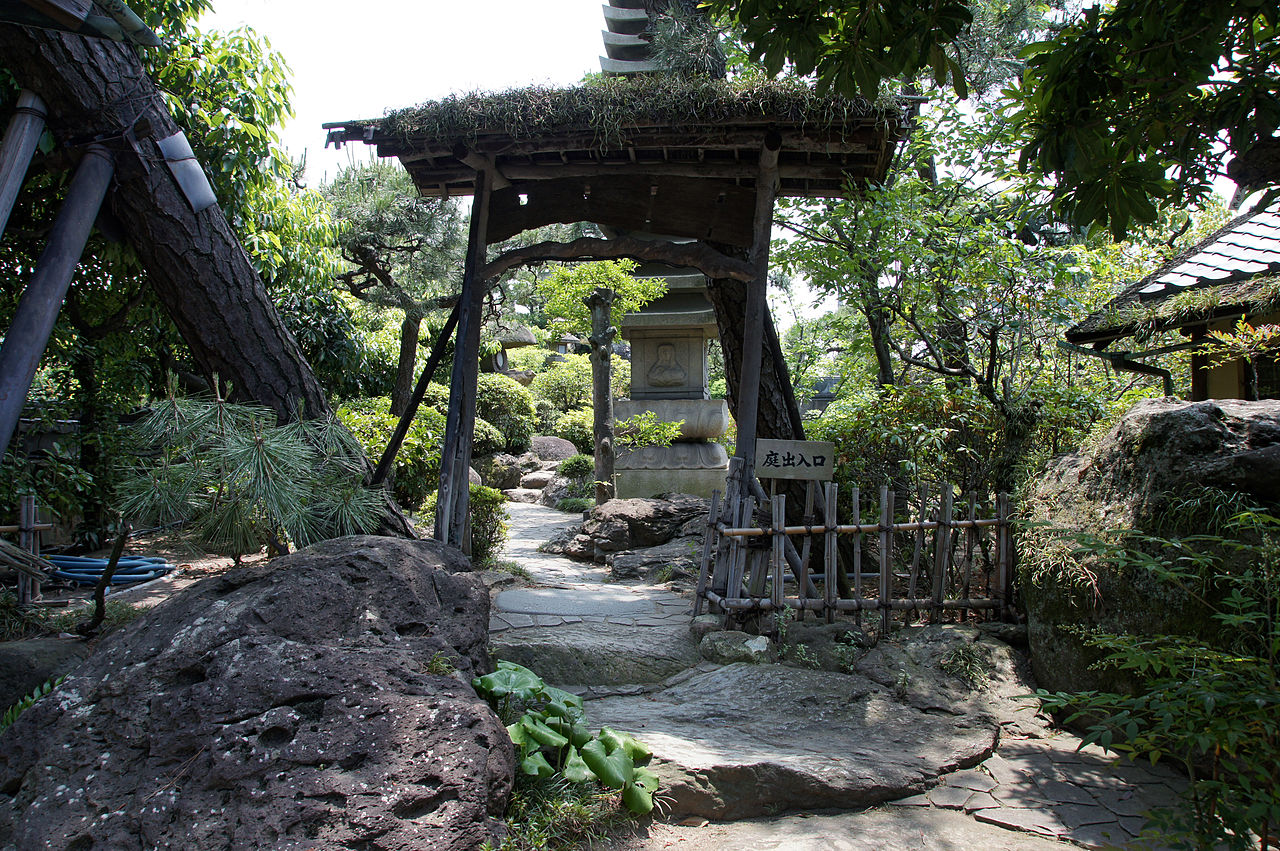 1280px-Rokusanen_Wakayama_Japan28n.jpg