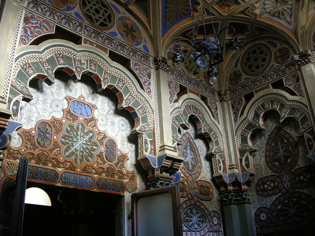 1280px-Sammezzano,_sala_pax-libertas_08.JPG