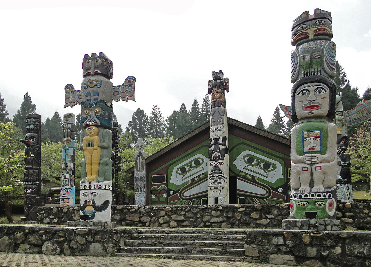 1280px-Totem_poles_in_Formosa_Aboriginal_Cultural_Village.jpg