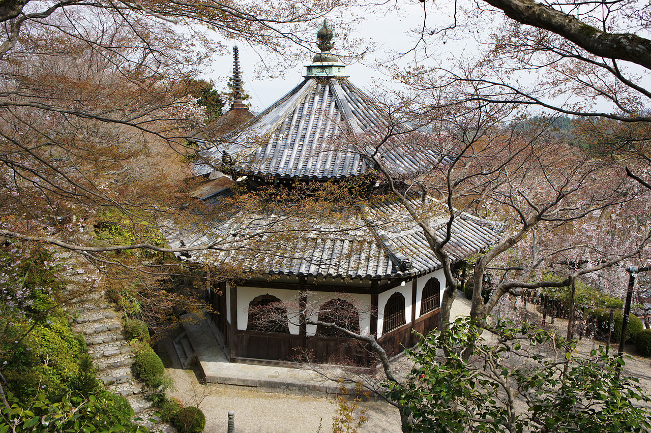 1280px-Yoshiminedera06n4592.jpg