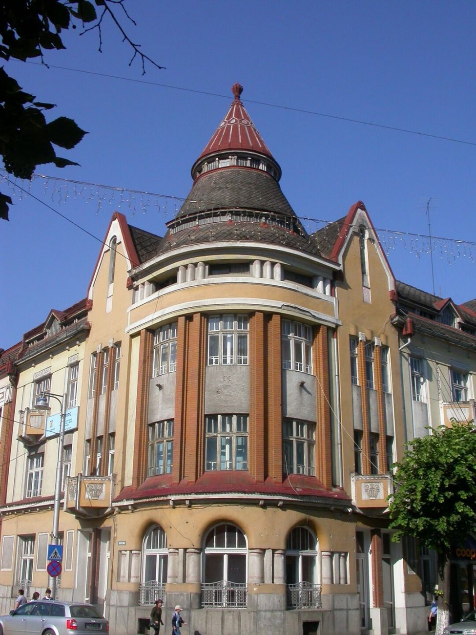13 фоста банкаTg.Mures_Federalcoop.jpg
