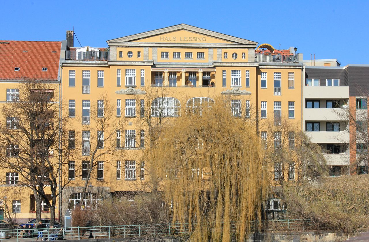 13Berlin_Moabit,_Bundesratufer_2_003.jpg