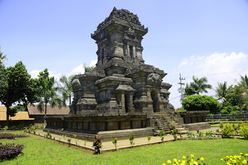 13Candi_Singosari_B.JPG
