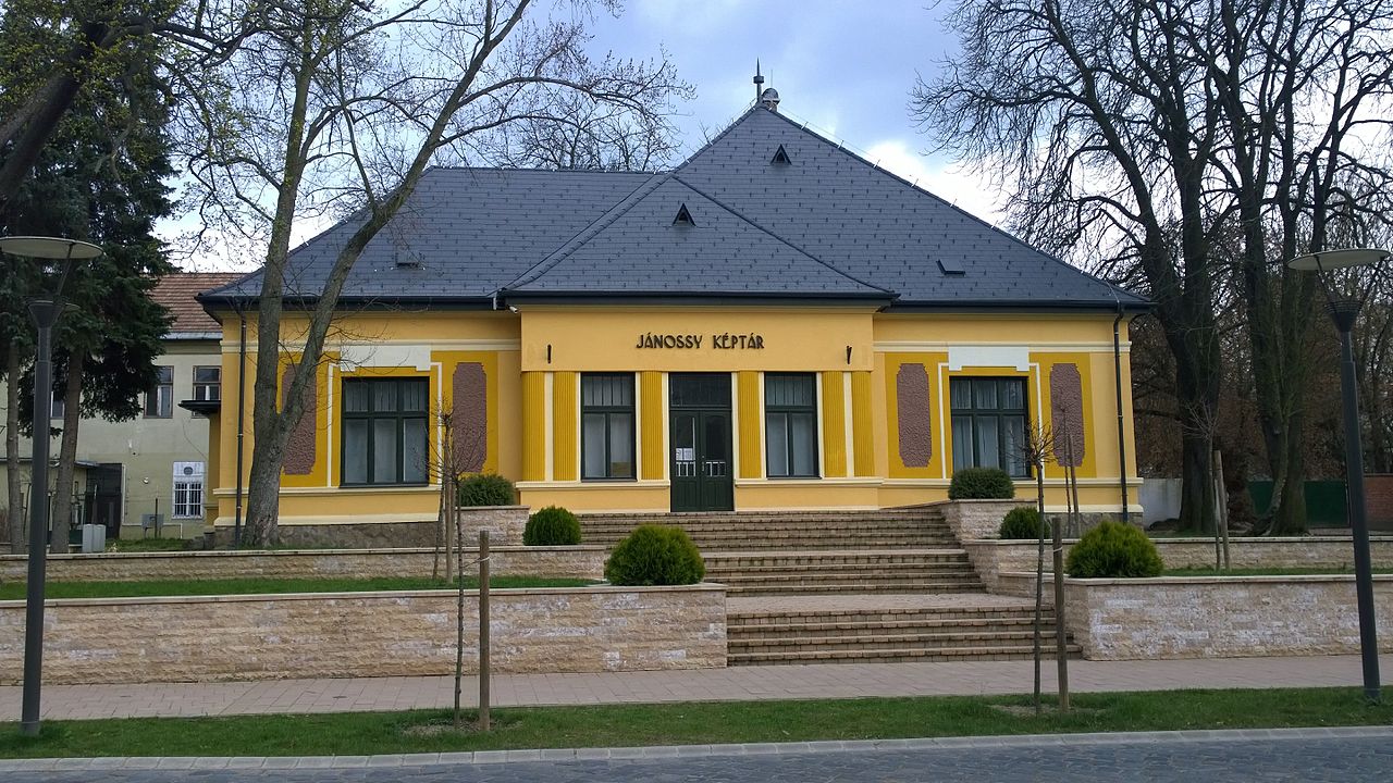 13Jánossy_Gallery_02.jpg