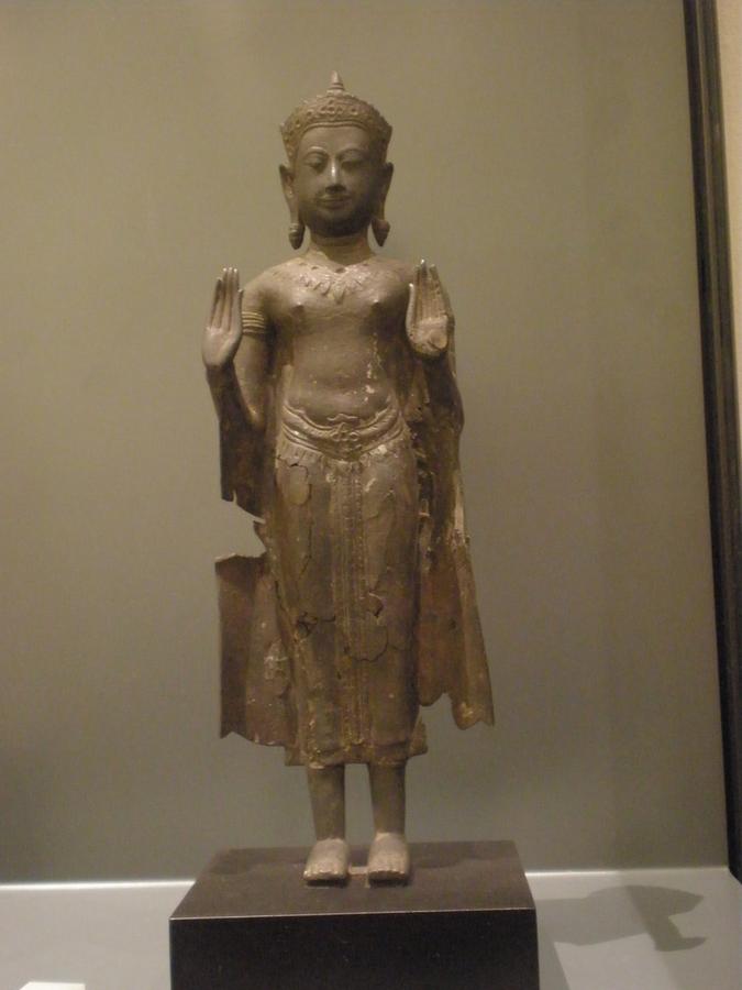 14-15vanda_Crowned_Buddha_Ayutthaya_period_Thailand.jpg