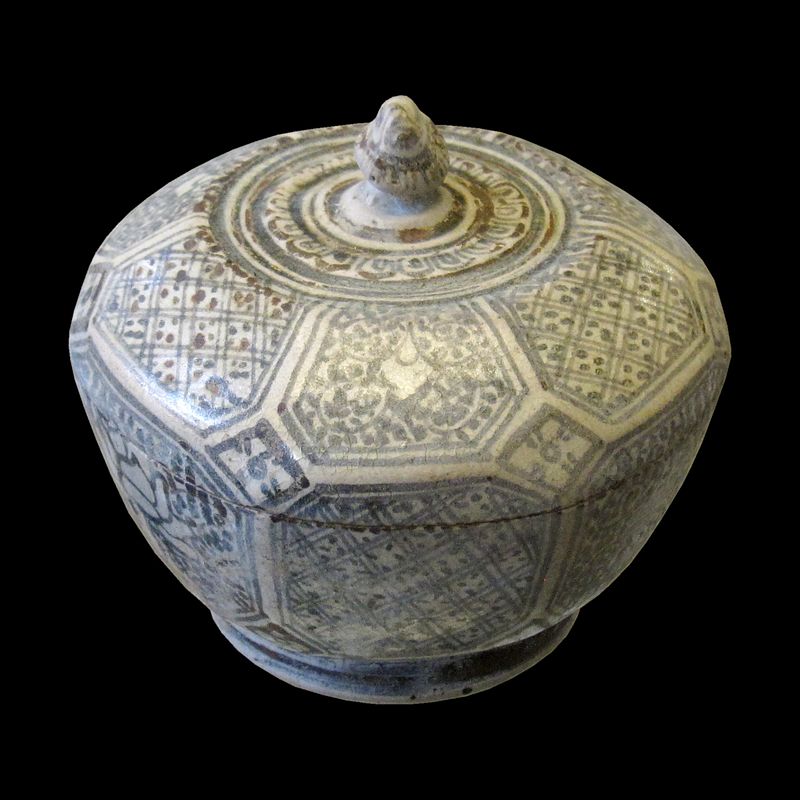 14-16 800px-British_Museum_Asia_5_(cropped).jpg