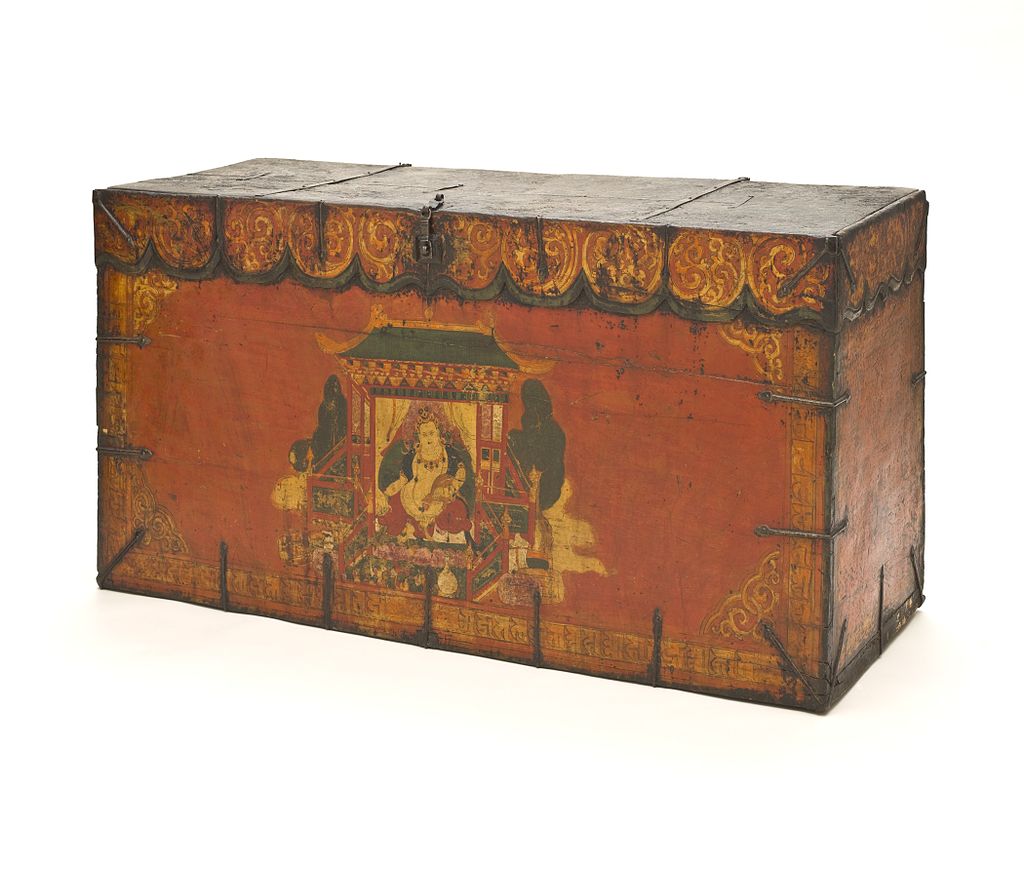 15-17Trunk_with_Yellow_Jambhala,_the_Buddhist_God_of_Wealth_LACMA_M.2010.81.2_(1_of_2).jpg