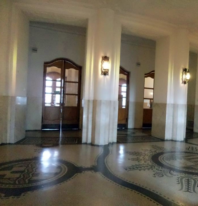15Szent_László_Gimnázium_földszinti_aula.jpg