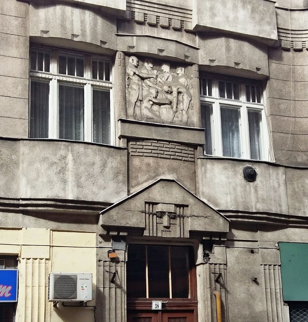 16 hernad_court-3.jpg