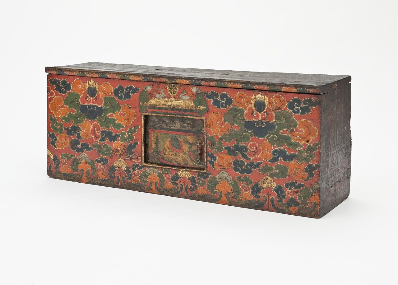 17-18Offering_Table_LACMA_M.2010.78.8.jpg