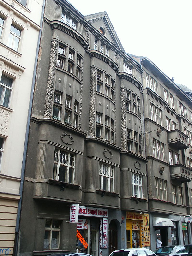 17 800px-Praha_Letna_Haskova_4.jpg