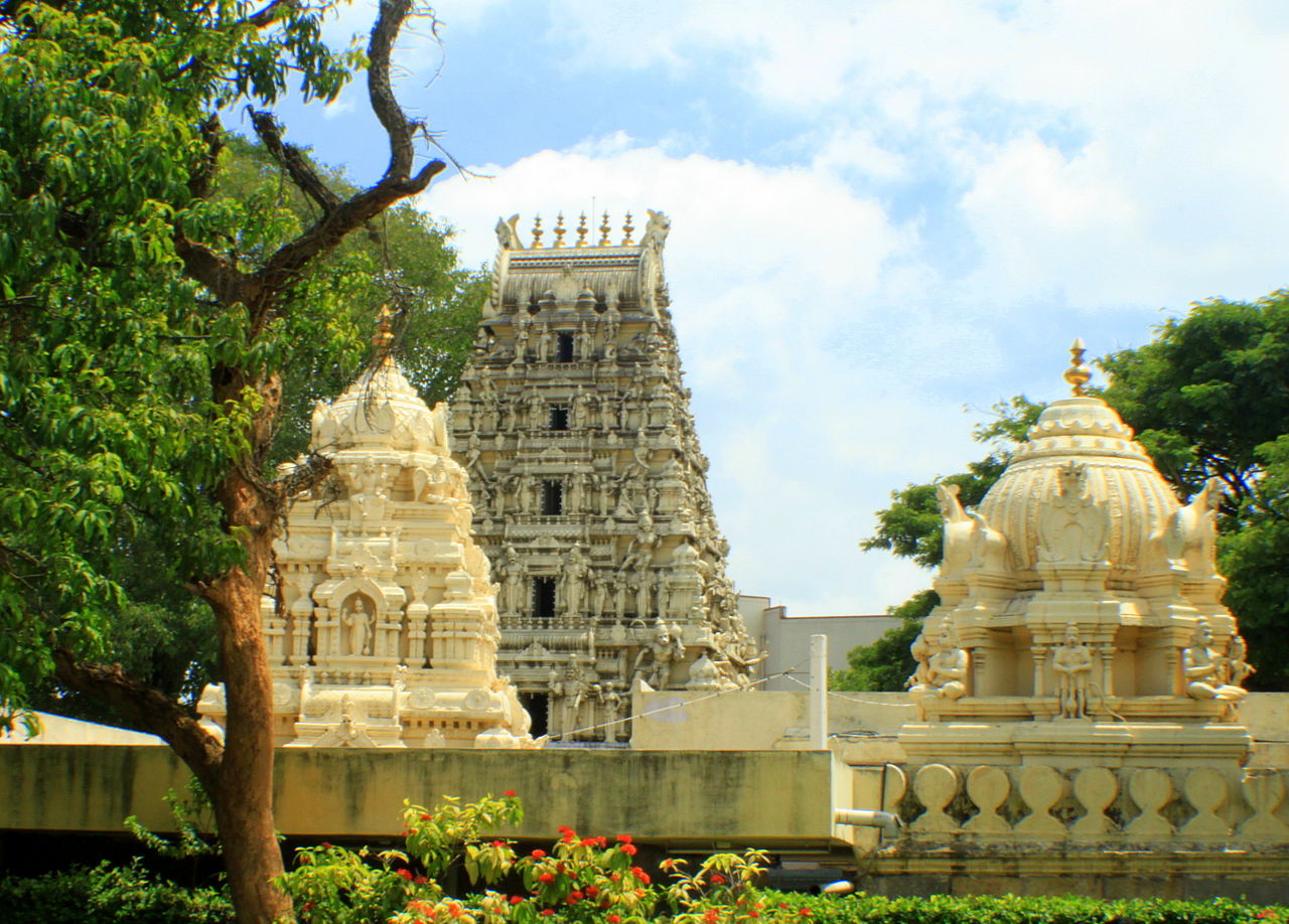 17-Venkataramana_Swamy_Temple,_K.R_Market,_Bangalore.JPG