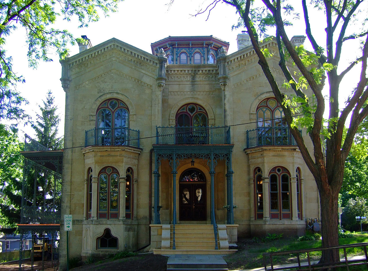 1857 круглоарочныйx-Pierce_House.jpg