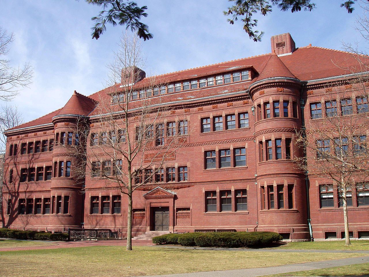 1878Sever_Hall_(Harvard_University)_-_east_facade.JPG
