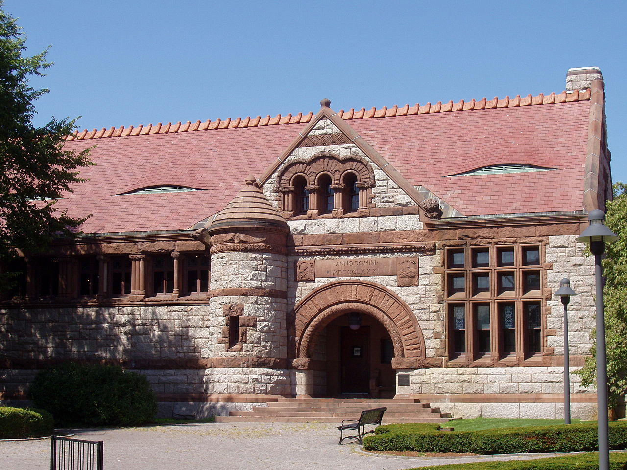 1883Thomas_Crane_Public_Library,_Quincy,_Massachusetts_(Front_view).JPG