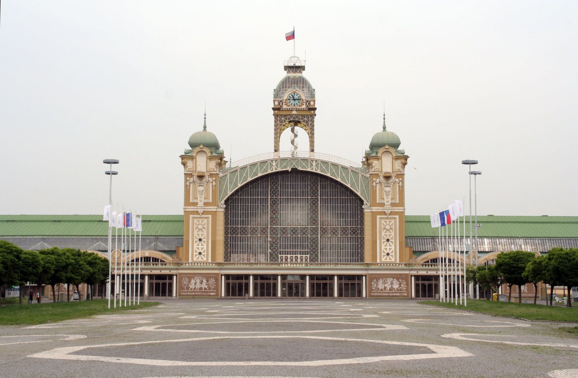 1891Palace_of_Industry_(2551991778).jpg