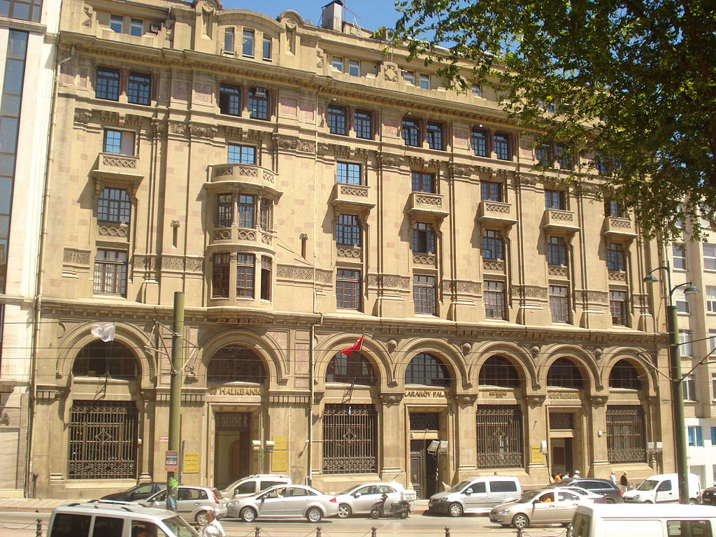 1920 1024px-Karaköy_Palas.jpg