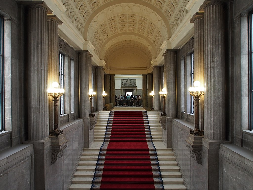1936 1024px-National_Diet_Building_Staircase_P5030210.jpg