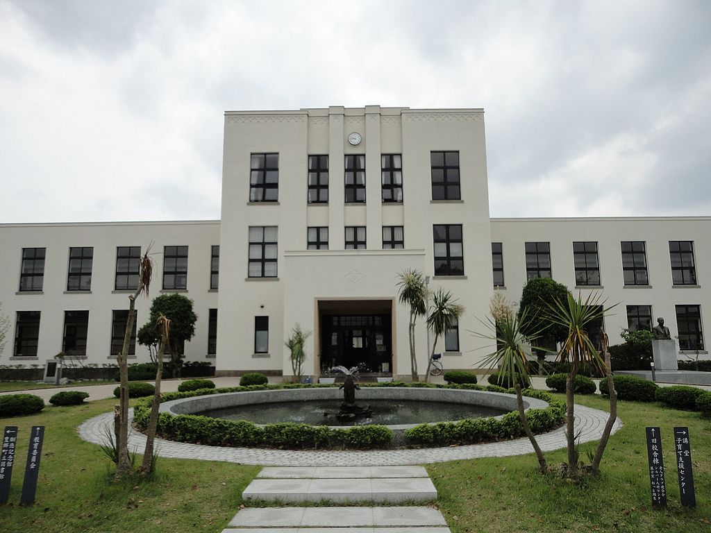 1937豊郷小学校旧校舎群_-_panoramio_(9).jpg