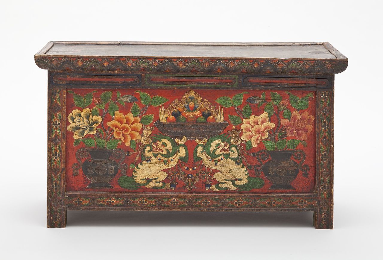 19Table_with_Snow_Lions_LACMA_AC1992.75.1_(2_of_7).jpg