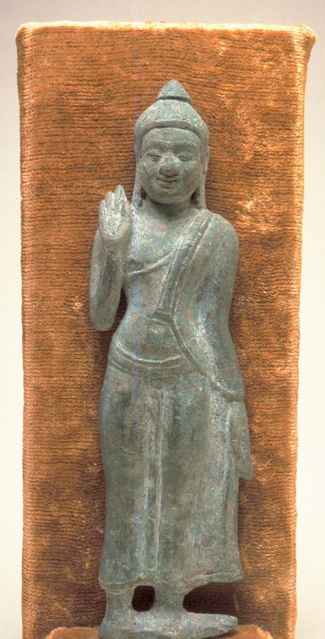 1Thai_-_Walking_Buddha,_in_High_Relief_-_Walters_542786.jpg