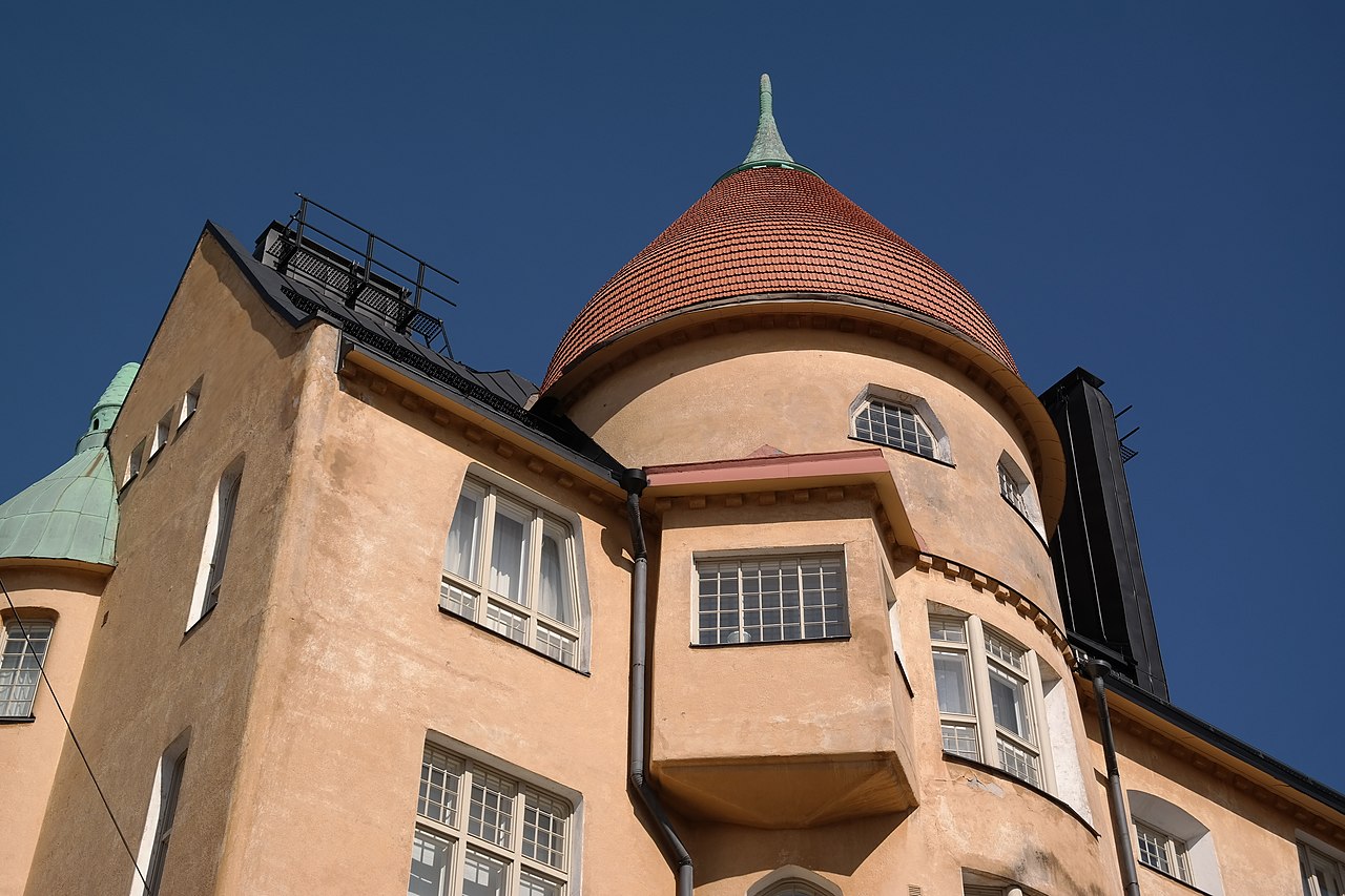 2г1280px-Olofsborg_Helsinki_upper_facade.jpg