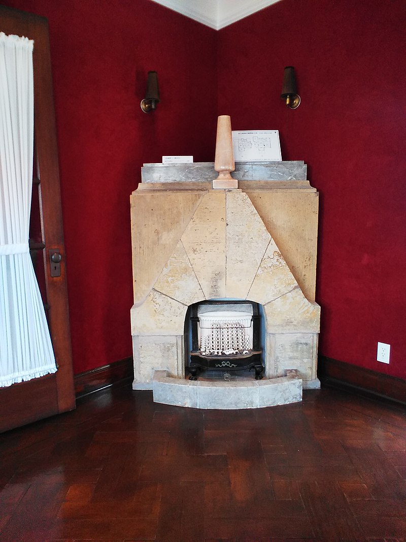 24яп800px-Fireplace_in_Toki-ke_house.jpg