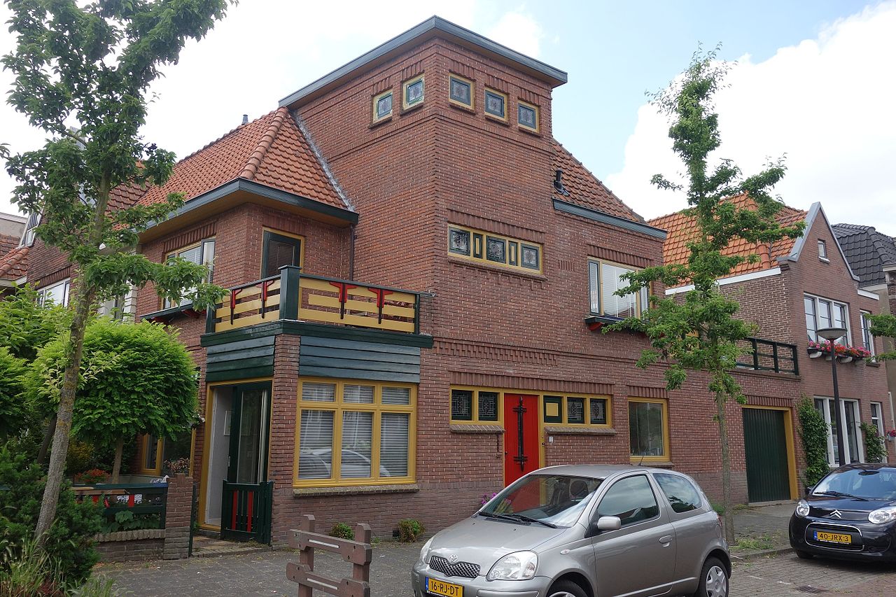 24 ар декоEgmonderstraat_1,_Alkmaar.jpg