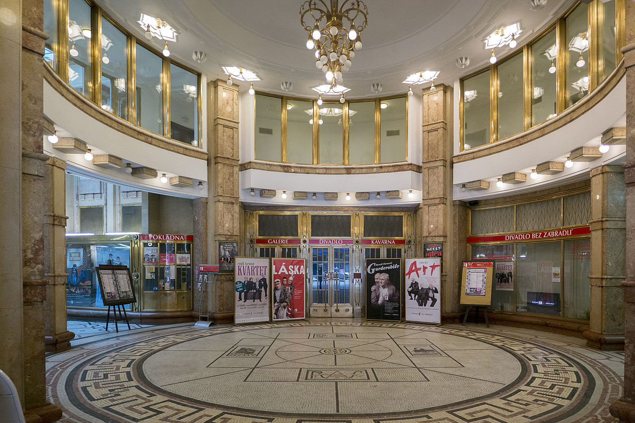 24Prag_Kubismus_Adria_Palast_4.jpg