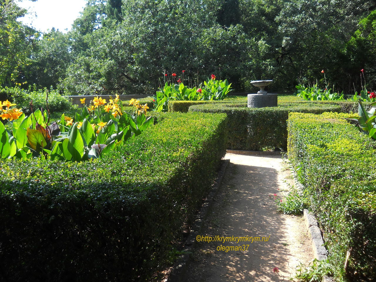 2648_malaya_arkhitektura_kharakskogo_parka.jpg