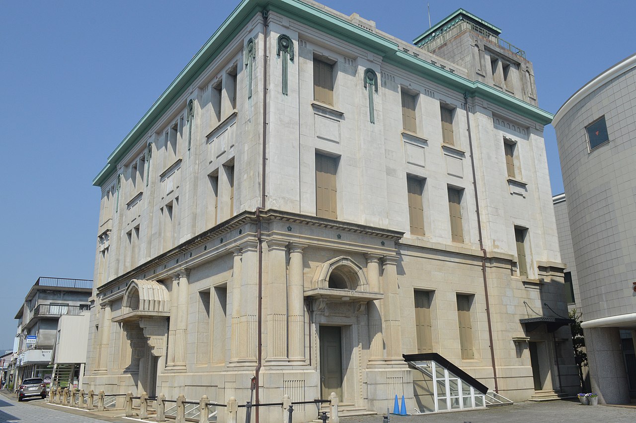 27г1280px-Tsuruga_Municipal_Museum_ac_(1).jpg