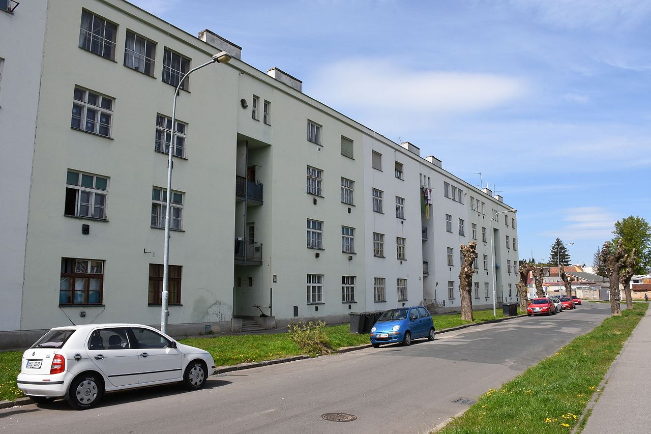 27 Brno-malobytové-domy-Svitavské-nábřeží49-55-2016.jpg