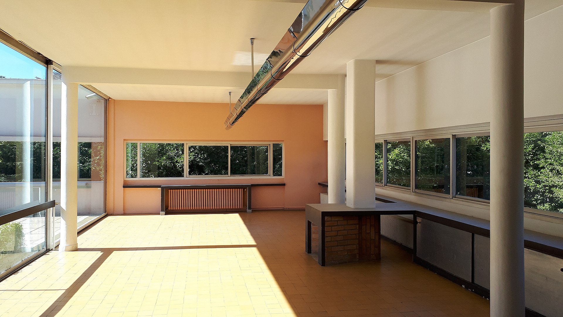 31 1920px-Villa_savoye-livingroom.jpg