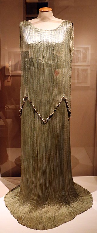 320px-Mariano_fortuny,_tunica_peplos,_1934_(fi,_galleria_del_costume).jpg