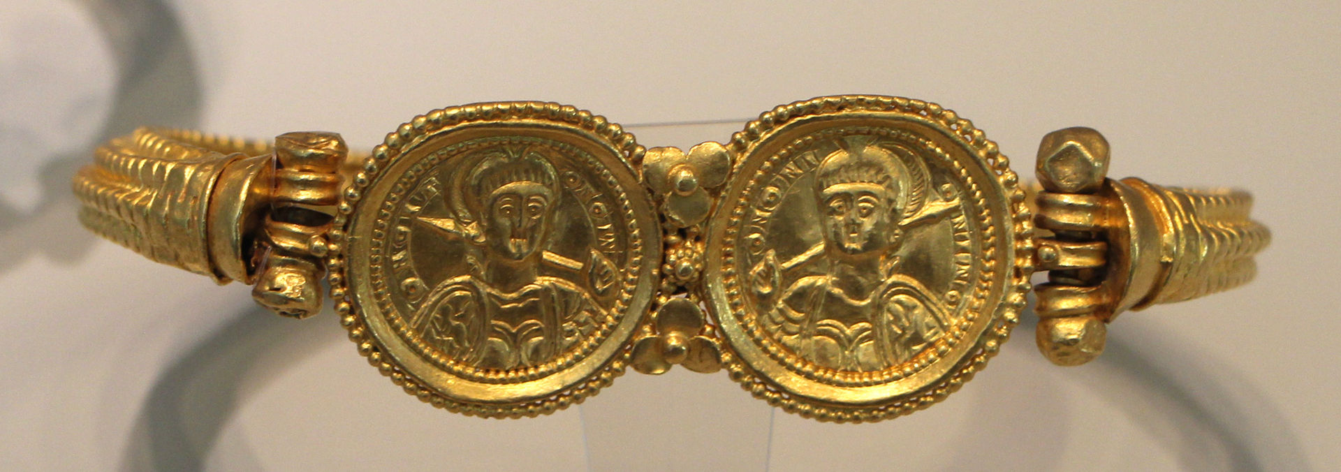 5-6Officina_costantinopolitana,_tesoro_di_asyut_(egitto),_V-VI_sec_ca..JPG