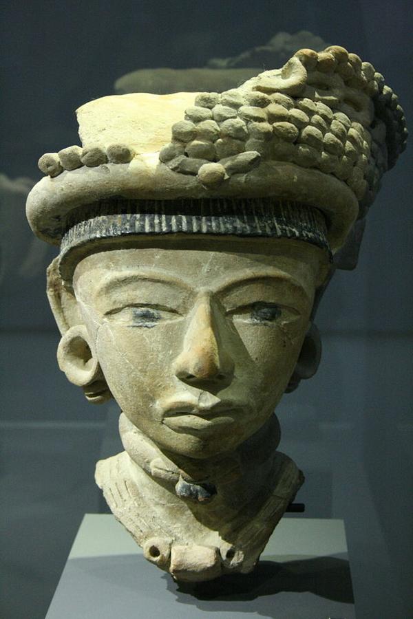 640px-Veracruz_El_Tajin_head.jpg