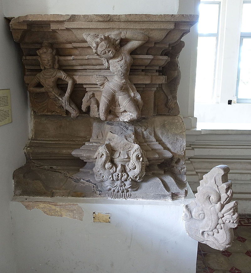 7-8Altar_with_Apsaras,_view_1,_Tra_Kieu,_7th-8th_century,_.JPG