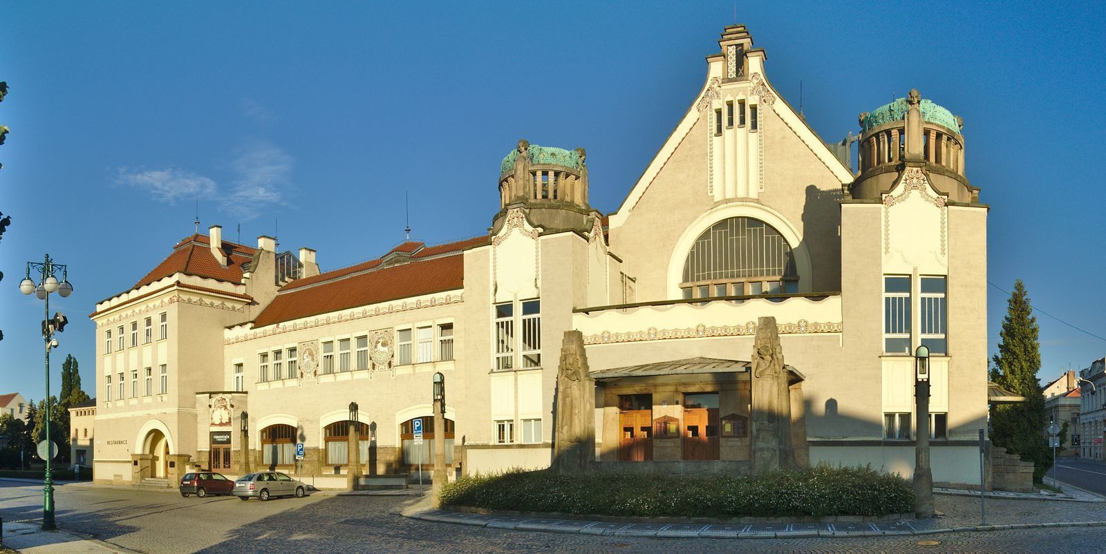 7 Národní_dům_-_panorama,_Prostějov_0.jpg