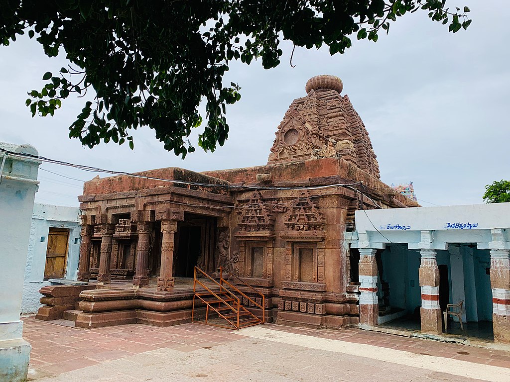 7th_8th_century_Garuda_Brahma_Temple,_Navabrahma_group,_Alampur,_Telangana_India_-_1.jpg