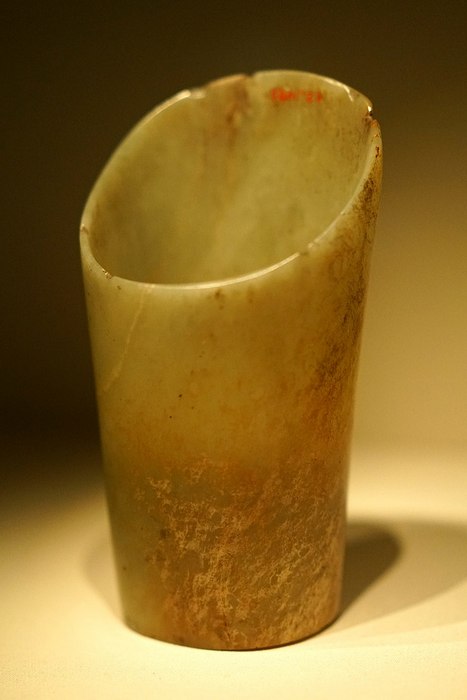 800px-箍形玉器08779.jpg